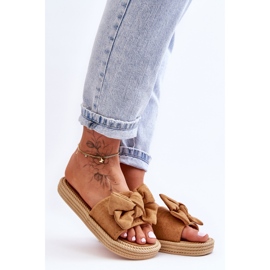 FK1 Camel Fency naisten mokkanahkaiset tossut rusetilla ruskea 2